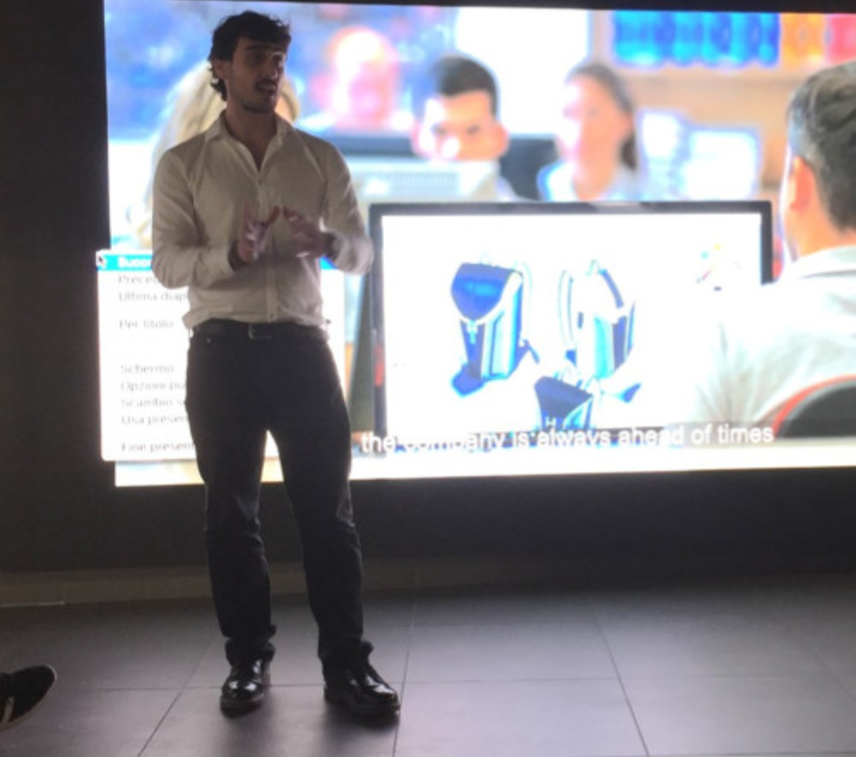 Francesco Cognetti durante una presentazione aziendale
